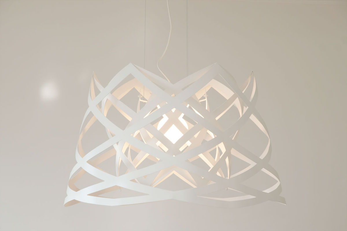 Rut <br />
Pendent lamp in powder coated steel<br />
Produced by <a target="blank" href="http://www.lujan-sicilia.com/">Lujan+Sicilia</a>.