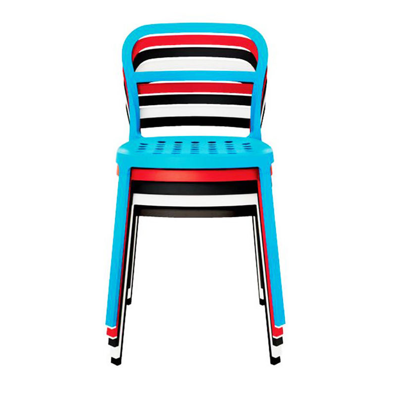 Reidar <br />
Dining chair entirely of aluminium, suitable for both indoor and outdoor use.<br />
Produced by <a target="blank" href="http://www.ikea.com/">IKEA</a>.